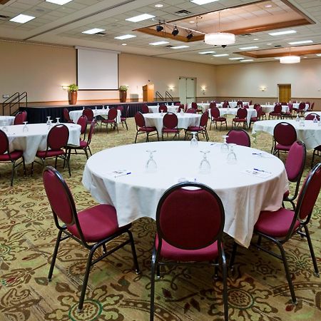Holiday Inn Express Janesville-I-90 & Us Highway 14 By Ihg Екстериор снимка