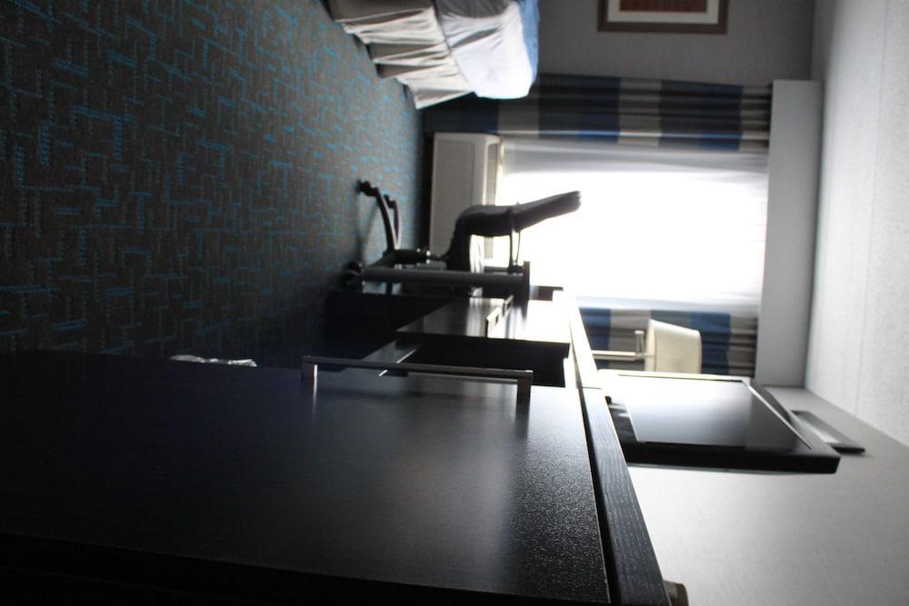 Holiday Inn Express Janesville-I-90 & Us Highway 14 By Ihg Екстериор снимка