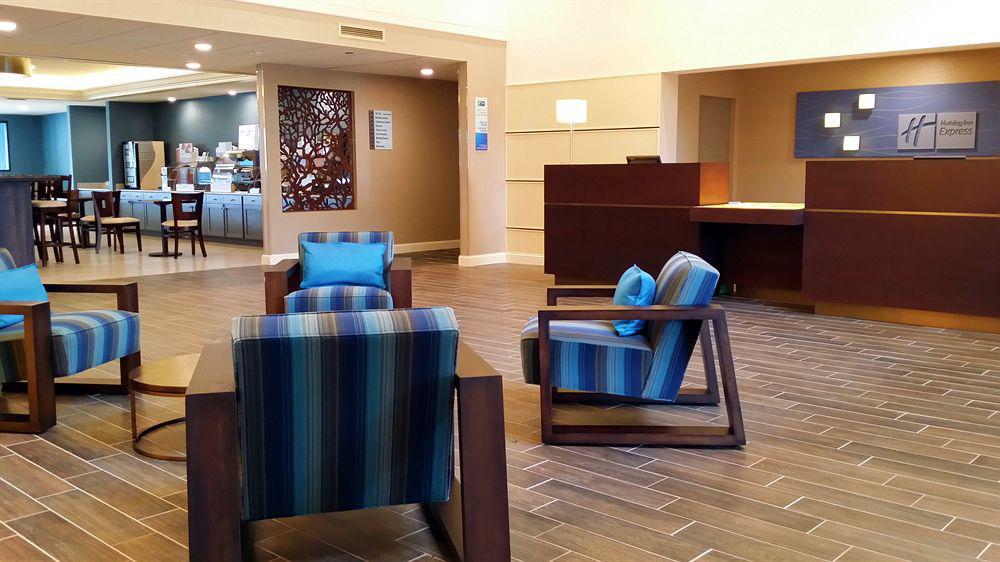 Holiday Inn Express Janesville-I-90 & Us Highway 14 By Ihg Екстериор снимка