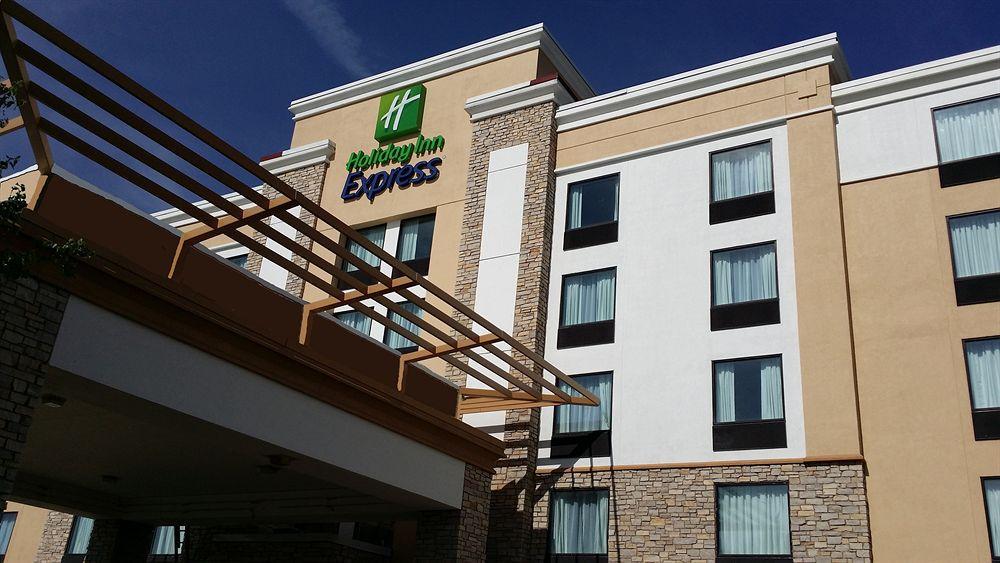 Holiday Inn Express Janesville-I-90 & Us Highway 14 By Ihg Екстериор снимка