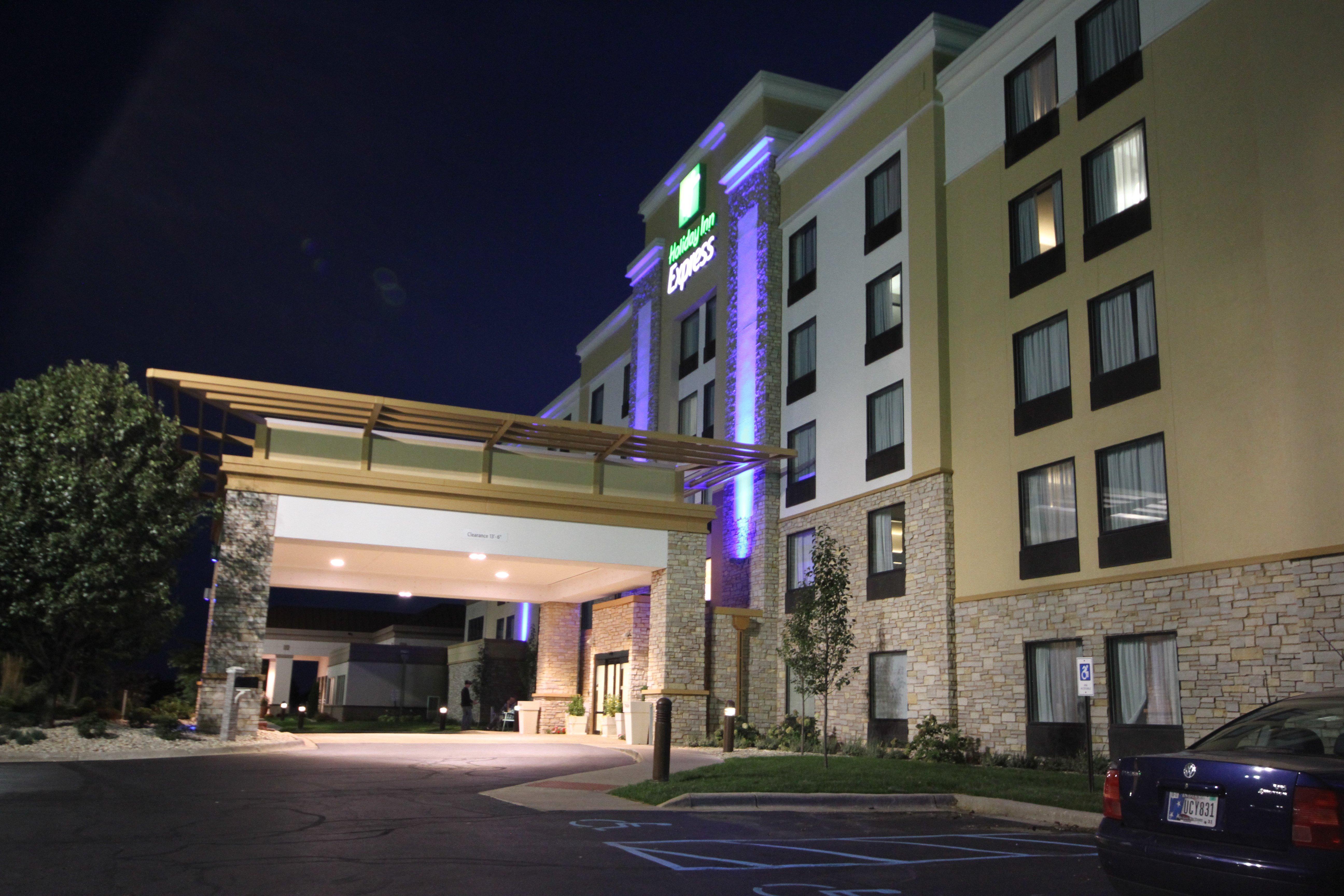 Holiday Inn Express Janesville-I-90 & Us Highway 14 By Ihg Екстериор снимка