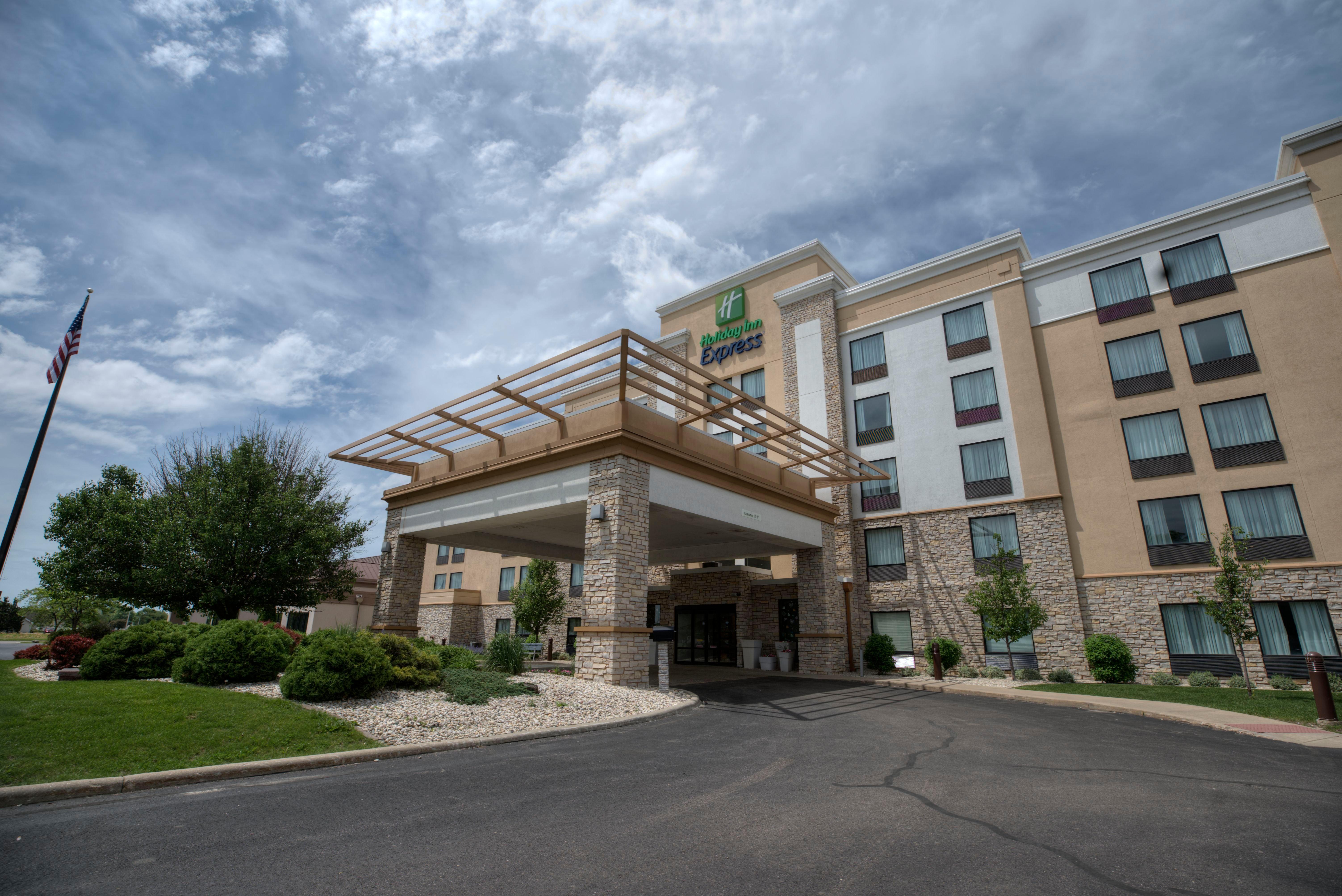 Holiday Inn Express Janesville-I-90 & Us Highway 14 By Ihg Екстериор снимка